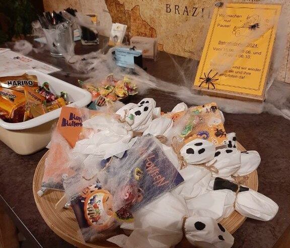 Halloween Katzenpension Federer,
